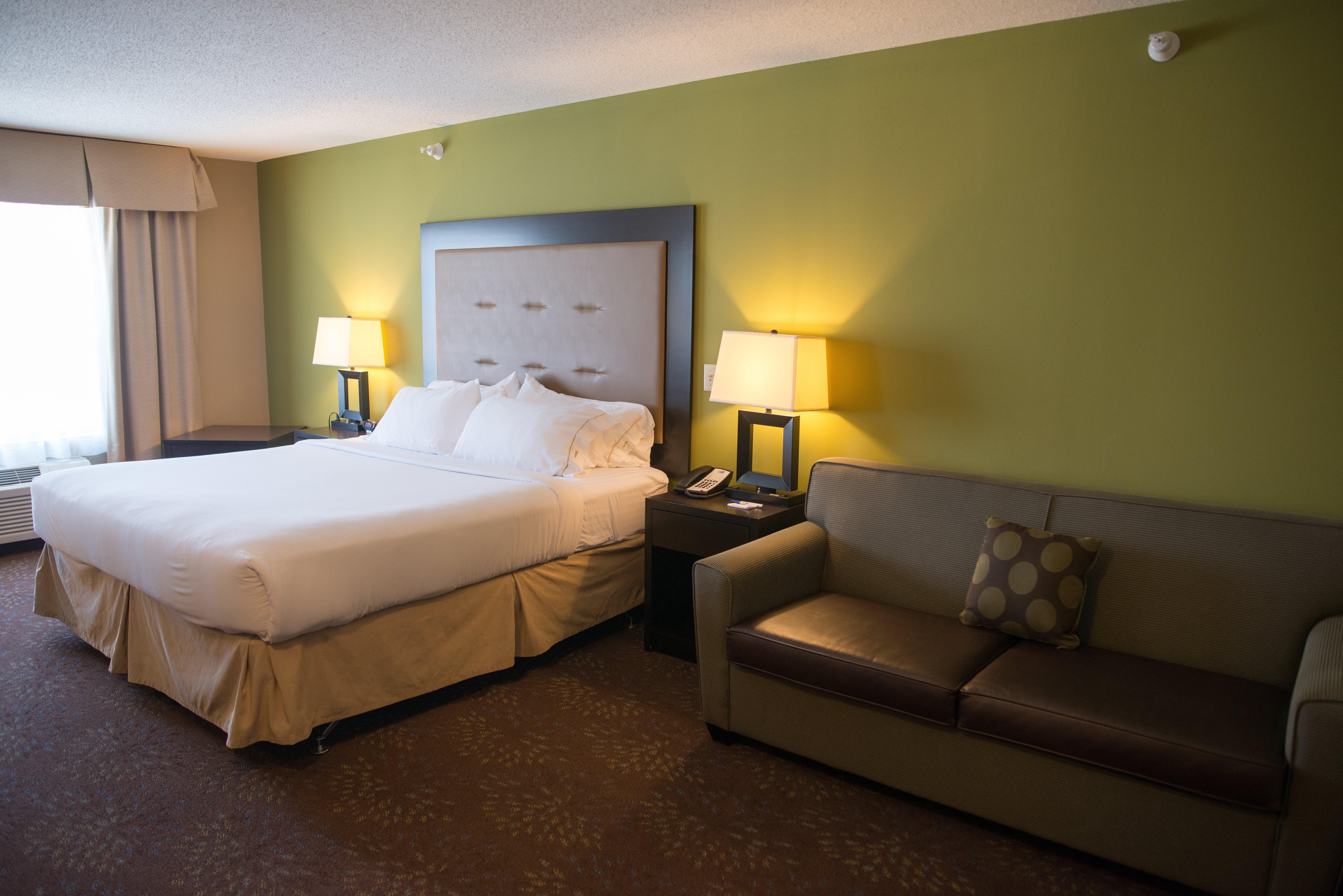 Holiday Inn Express & Suites Northwood By Ihg Silver Lake Екстериор снимка