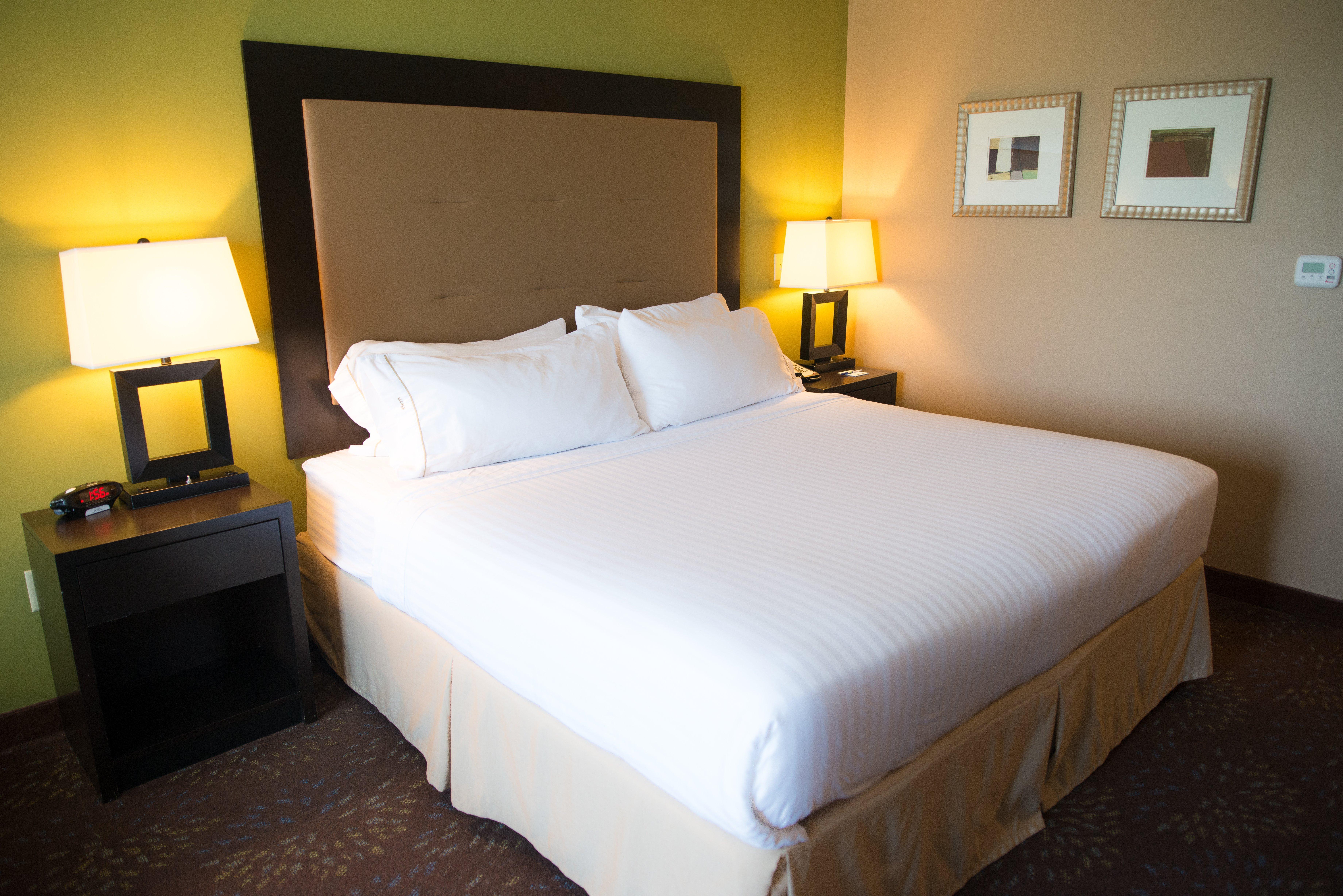 Holiday Inn Express & Suites Northwood By Ihg Silver Lake Екстериор снимка