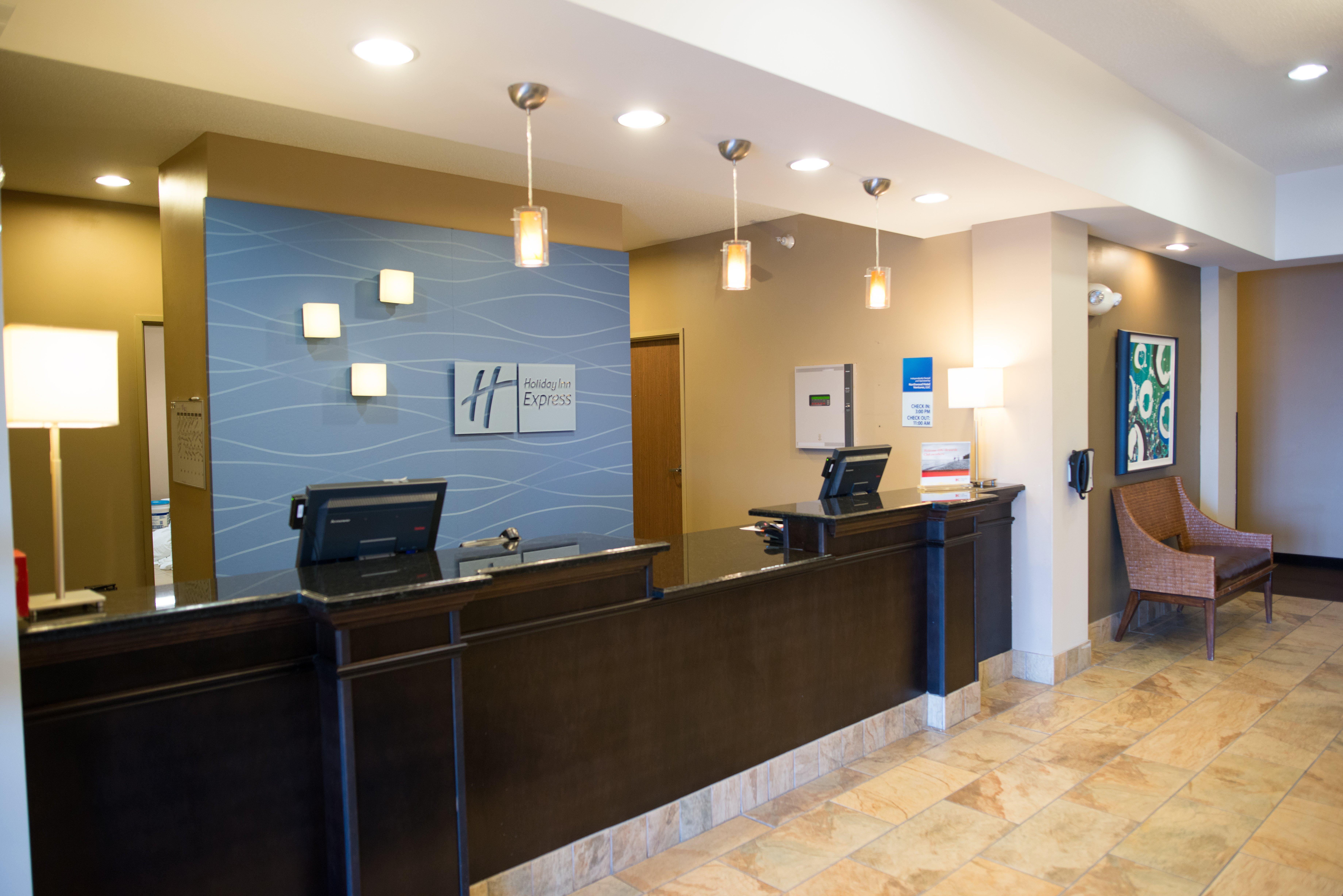 Holiday Inn Express & Suites Northwood By Ihg Silver Lake Екстериор снимка
