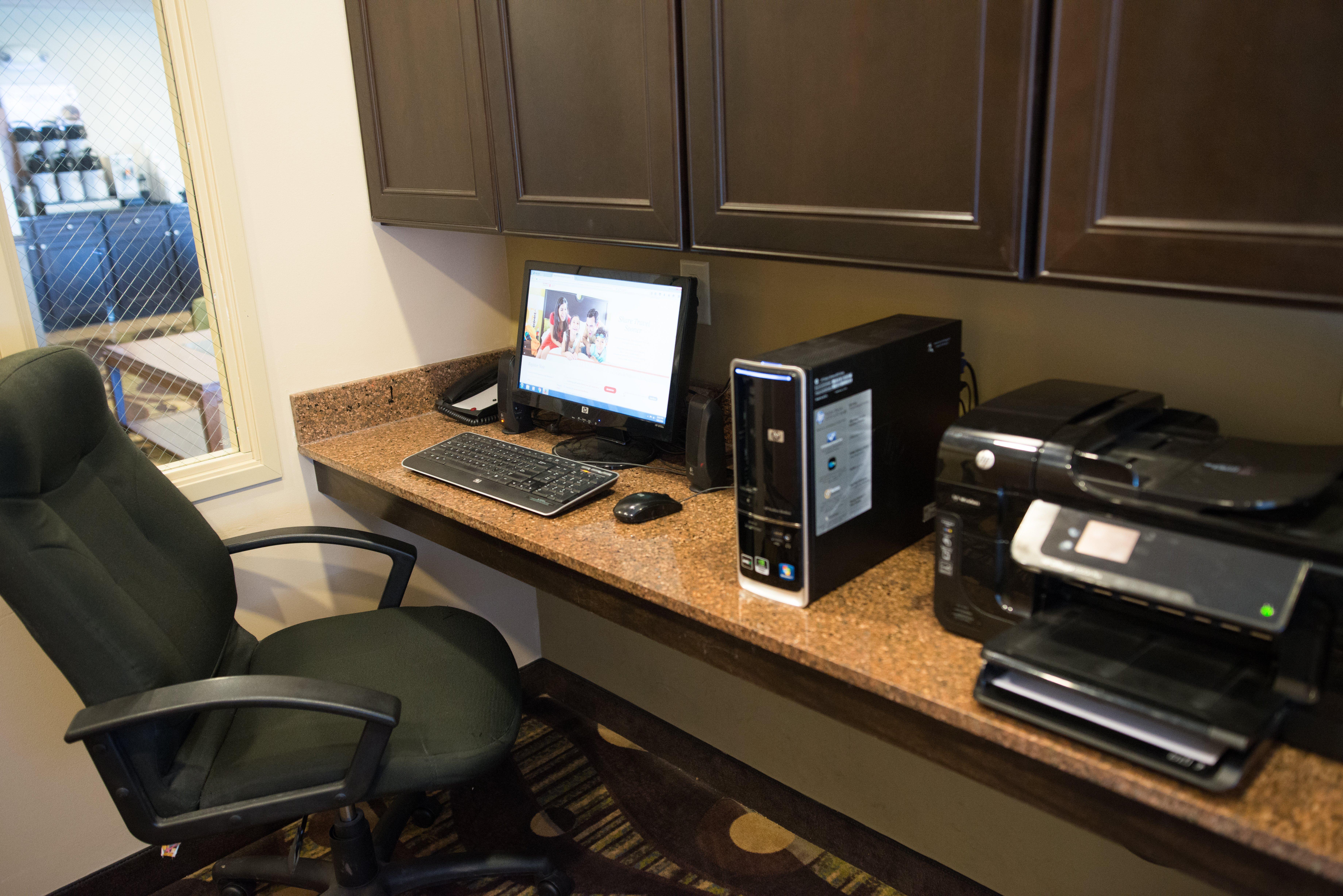 Holiday Inn Express & Suites Northwood By Ihg Silver Lake Екстериор снимка