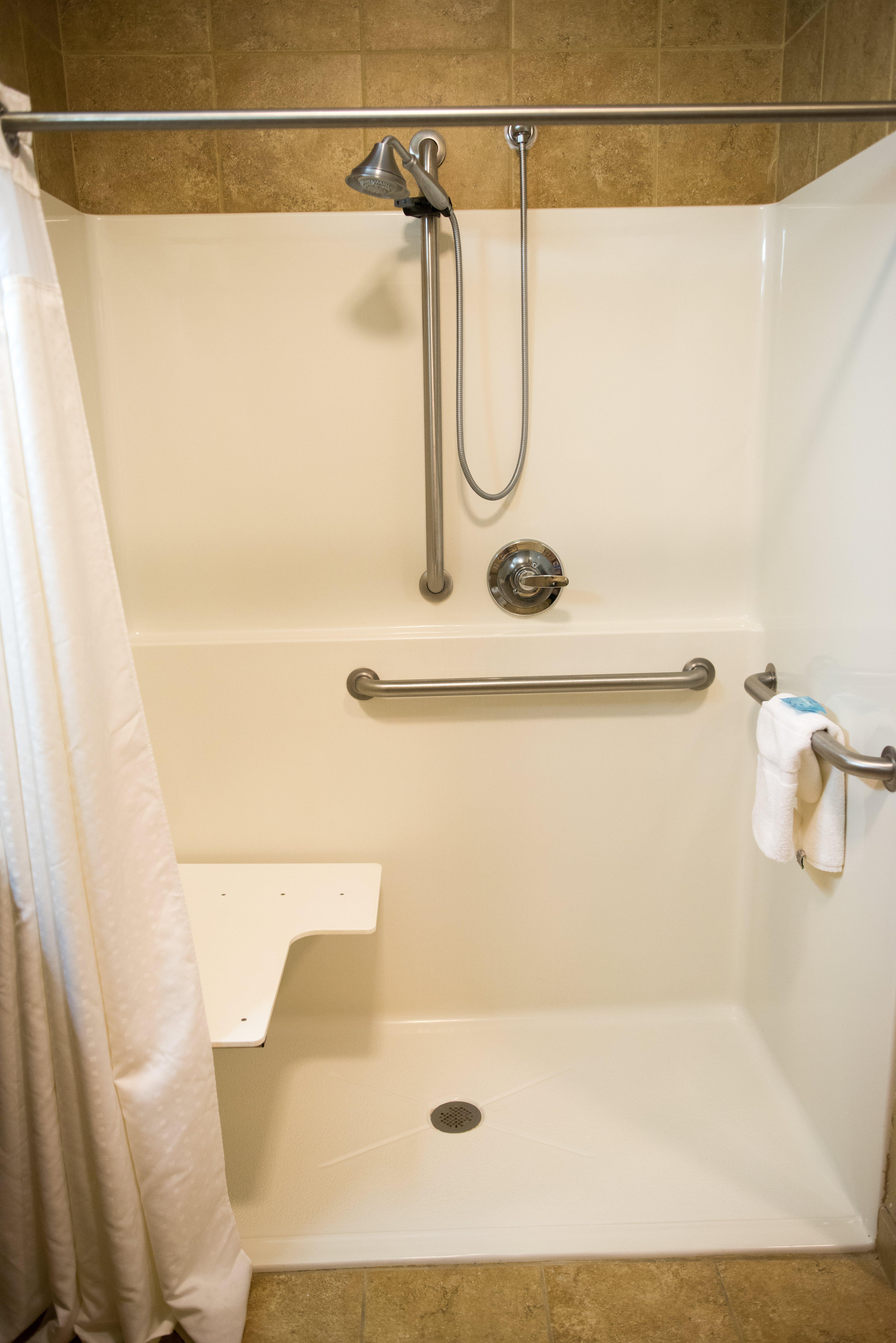 Holiday Inn Express & Suites Northwood By Ihg Silver Lake Екстериор снимка