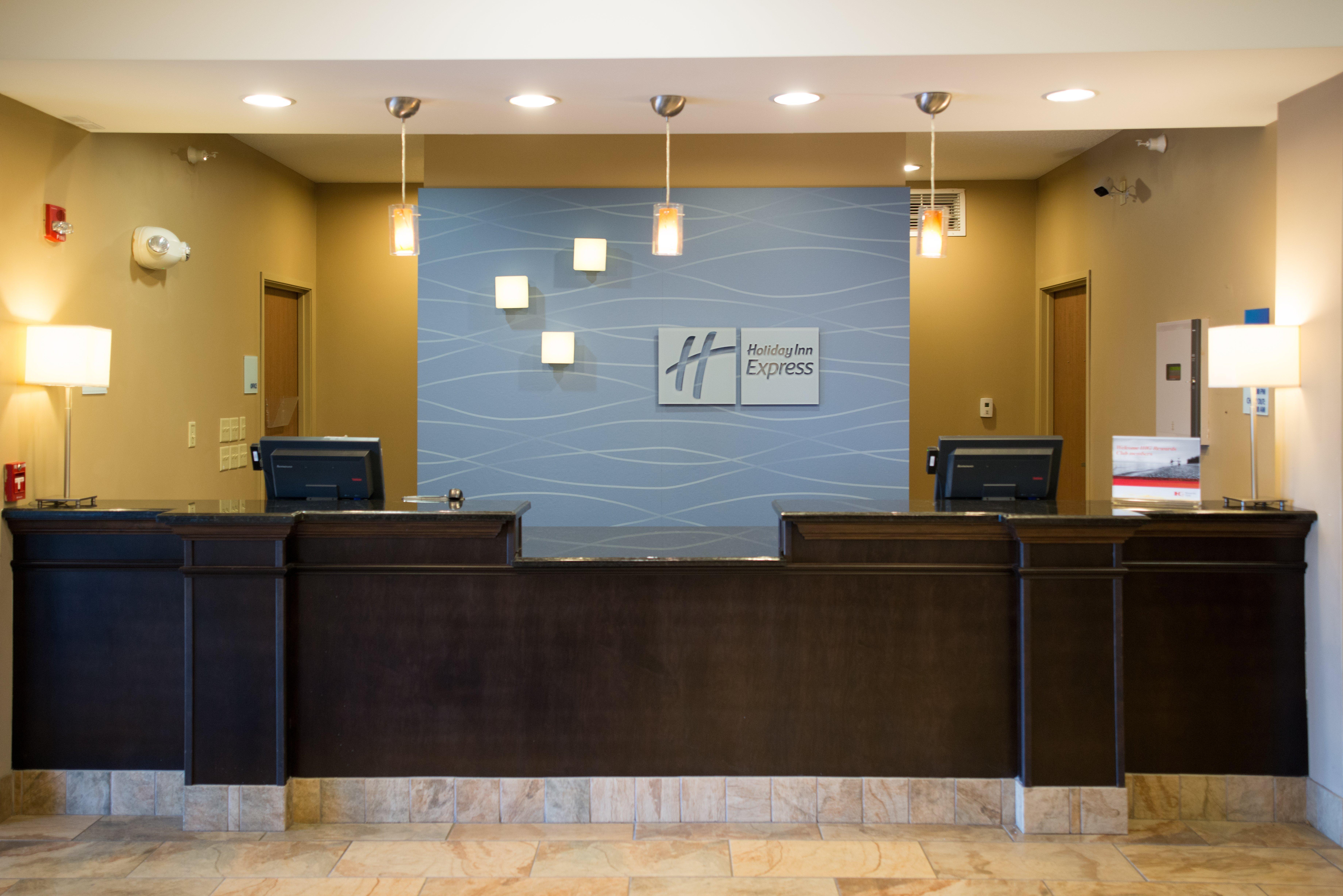 Holiday Inn Express & Suites Northwood By Ihg Silver Lake Екстериор снимка