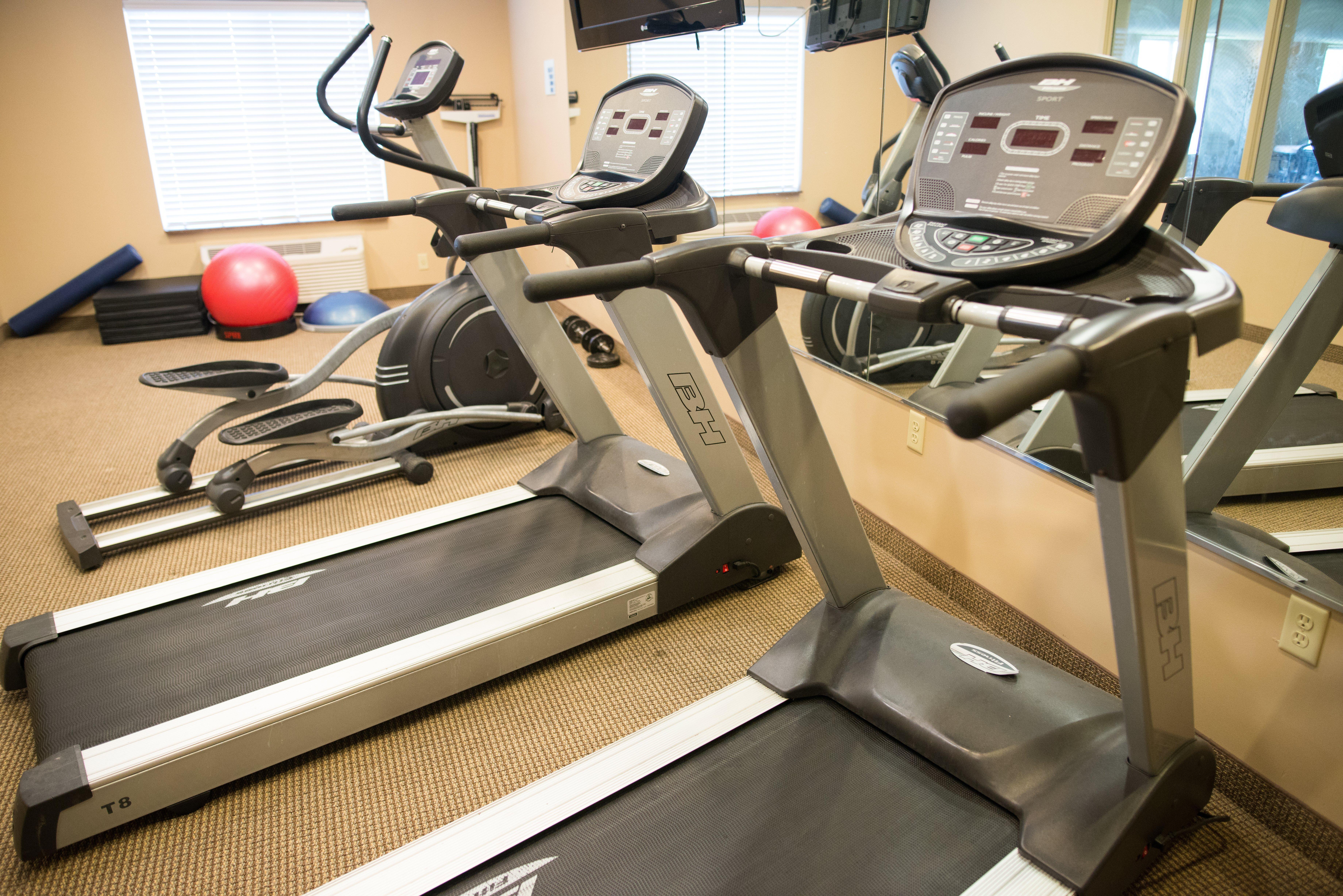 Holiday Inn Express & Suites Northwood By Ihg Silver Lake Екстериор снимка