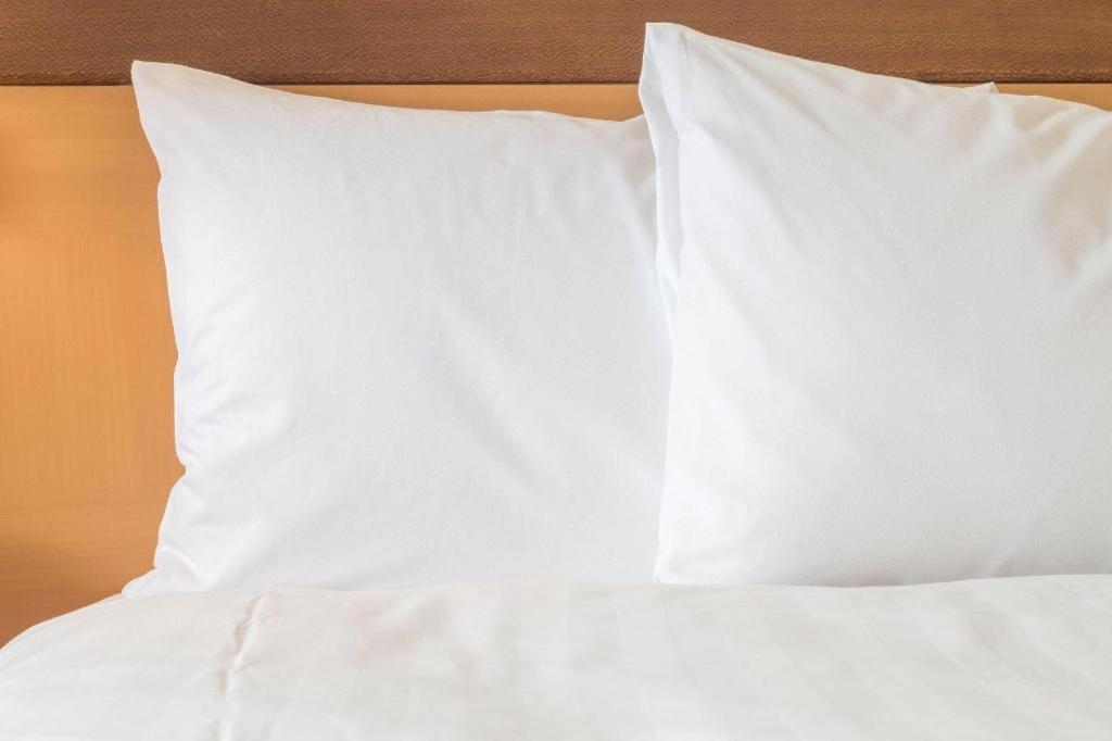 Holiday Inn Express & Suites Northwood By Ihg Silver Lake Екстериор снимка